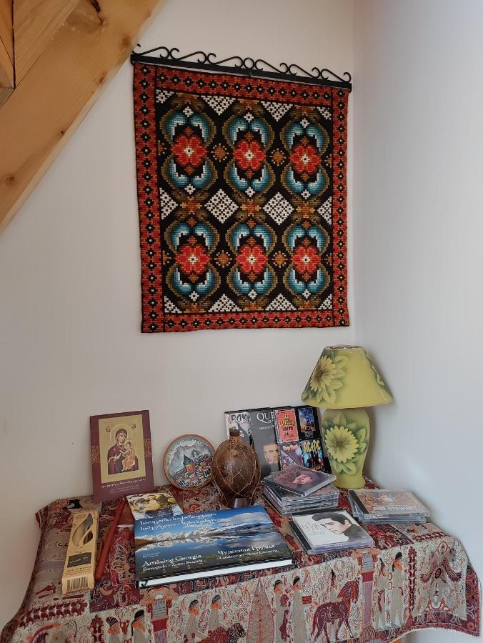 Village House Местия Екстериор снимка