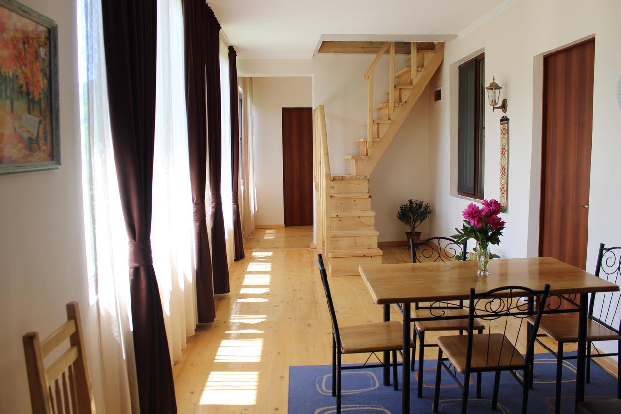 Village House Местия Екстериор снимка