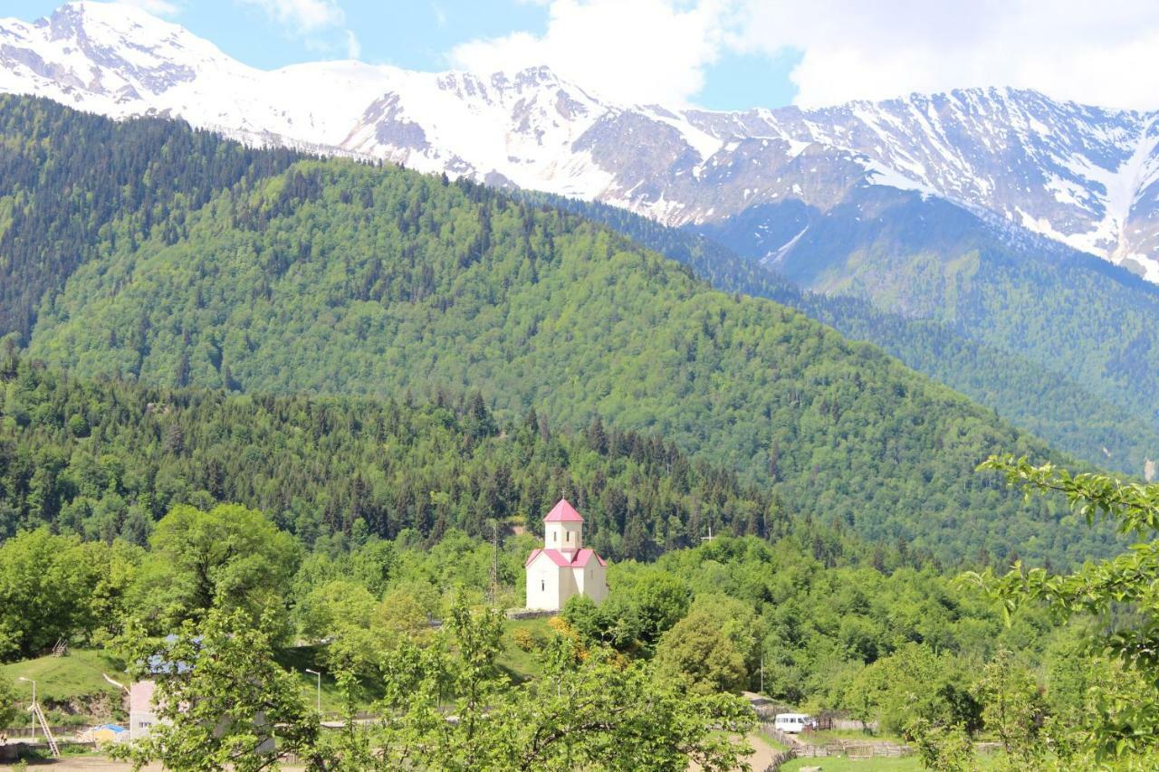Village House Местия Екстериор снимка