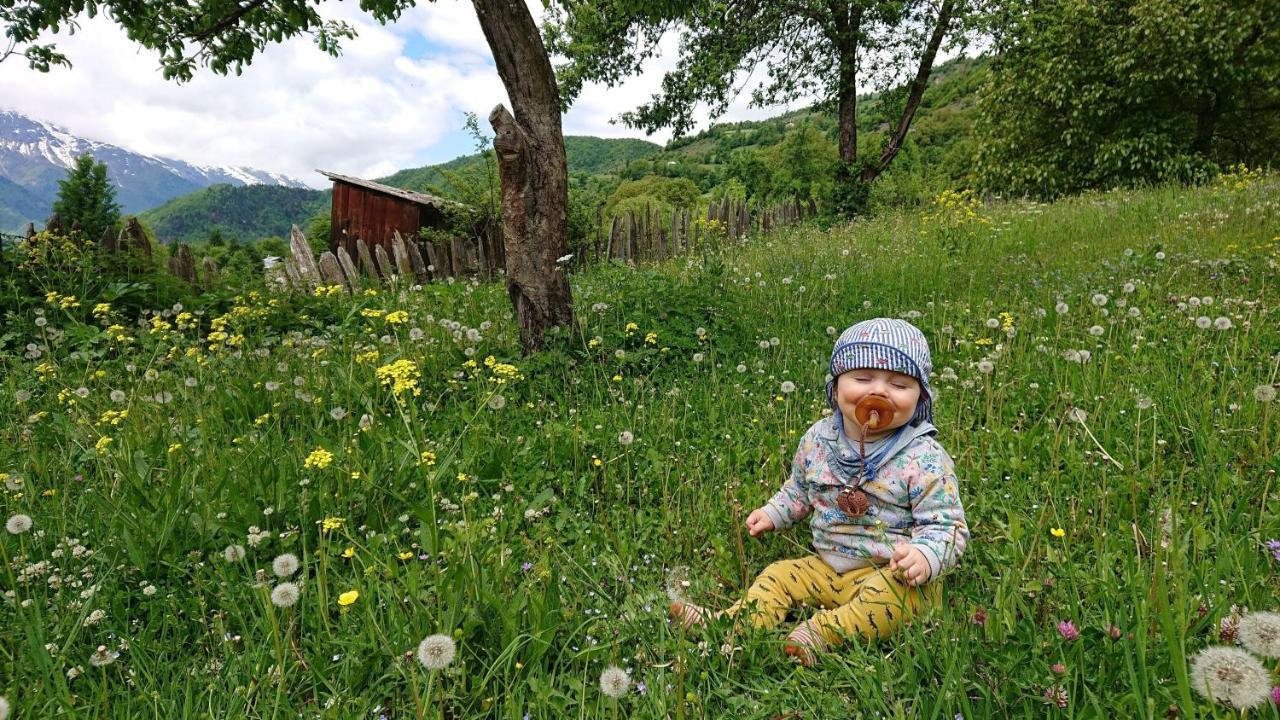 Village House Местия Екстериор снимка